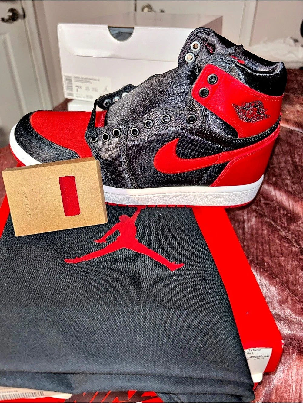 Jordan Air Jordan 1 Retro High OG High Top Sneakers in Black & Red US 7.5 NWT